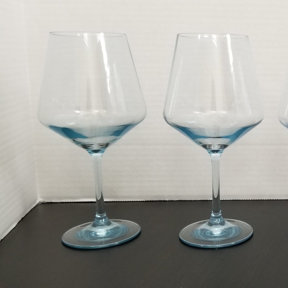Nicole Miller Set of 4 Outdoor Blue/Teal Wine Glasses 16 oz. IOB - Picture 2 of 10